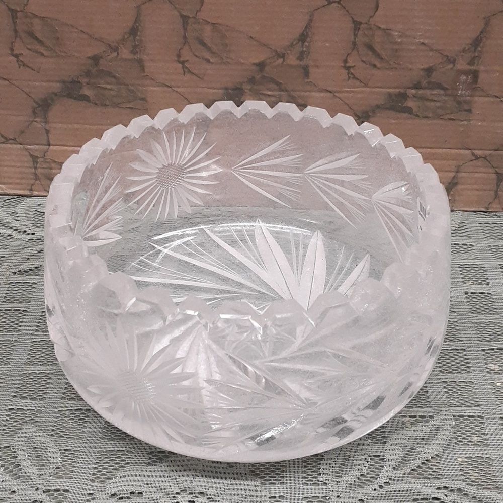 Elegant Heavy Cut Glass‎ sawtooth rim 7" Bowl Pinwheel & Star of David Center